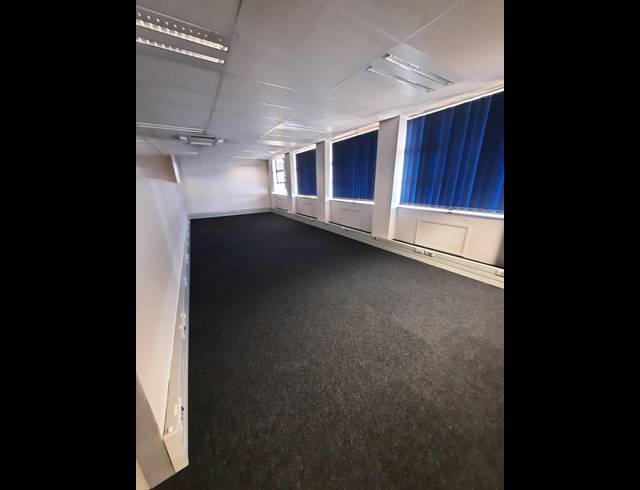 1,043M² OFFICE TO LET IN BELLVILLE CENTRAL